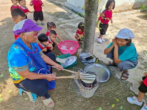 โครงการผู้เฒ่าสอนหลานประจำปี 2568