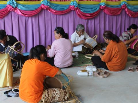 โครงการฝึกอบรมส่งเสริมอาชีพผู้สูงอายุ คนพิการ กลุ่มสตรี